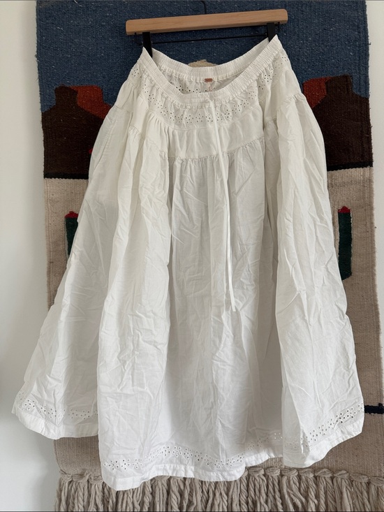 Free People Dresses & Skirts - Free People Ivory Eyelet Cotton Skirt